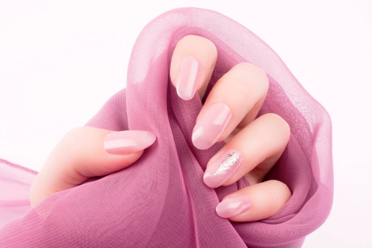 paznokcie do różowej sukienki paznokcie do różowej sukienki