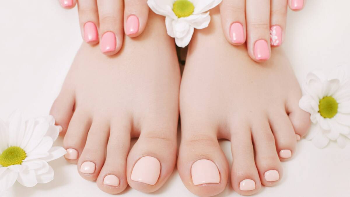 Paznokcie u stóp hybryda  Klasyczny nude