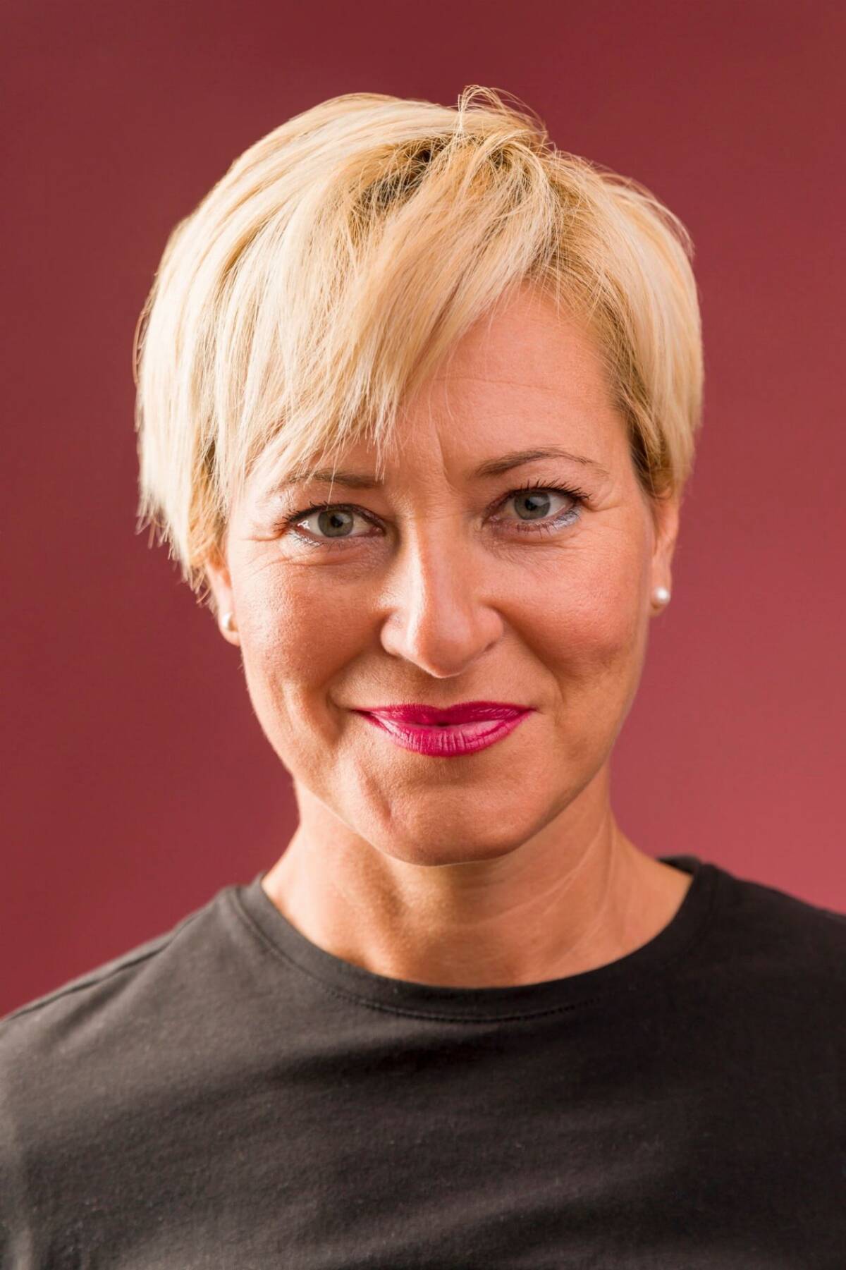 Fryzury z grzywką dla 40-latki: Fryzura pixie