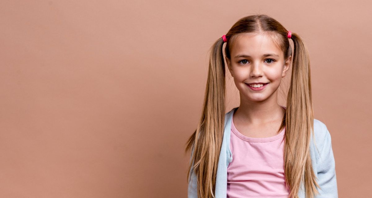 dziewczynka z kitkami