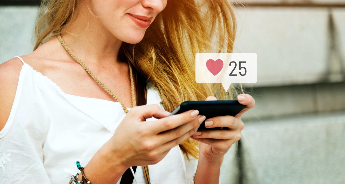 beige flags w mediach społecznościowych