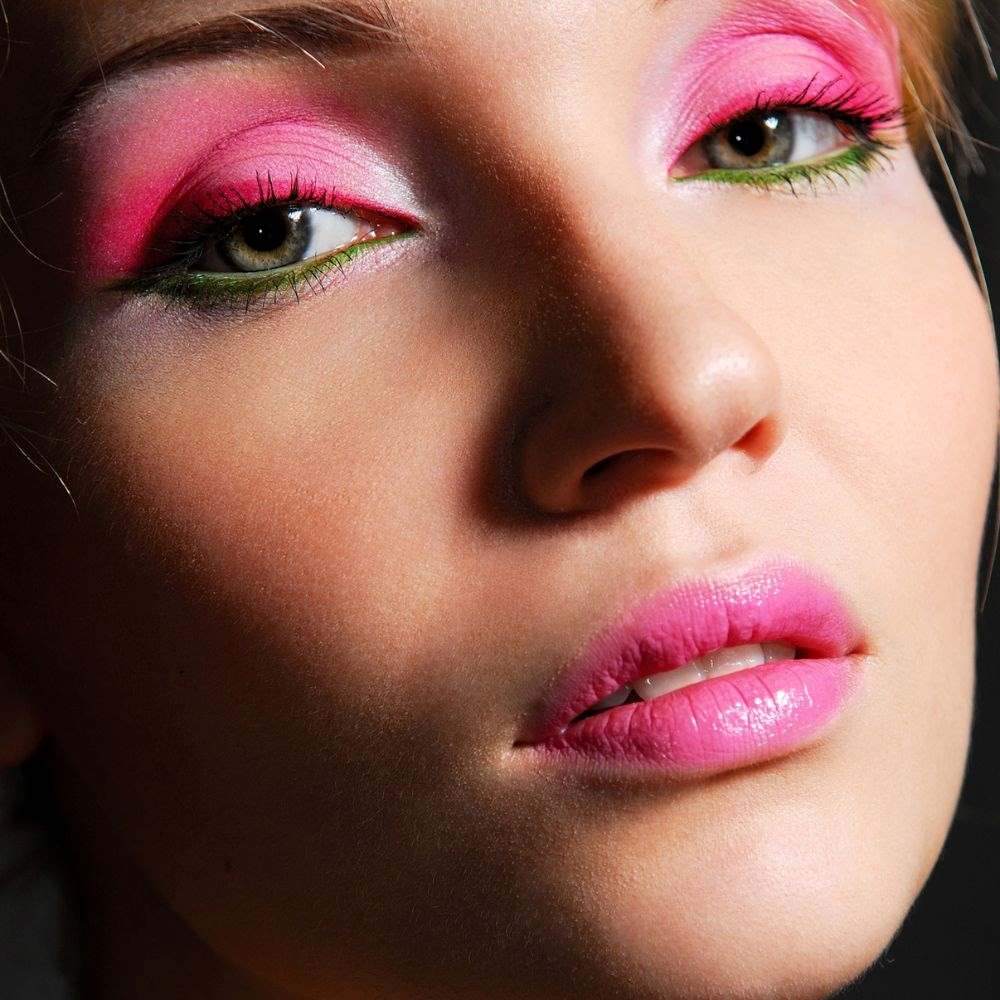 różowy makijaż