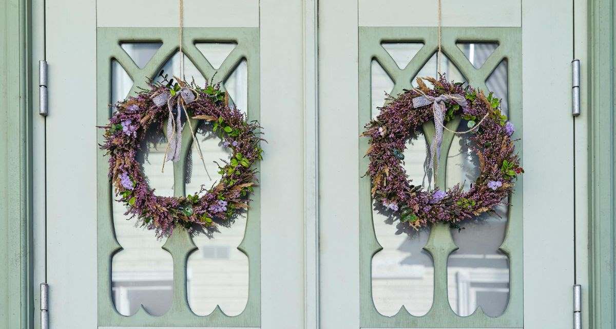 wianek na drzwi z wrzosów Freepik wianek na drzwi z wrzosów