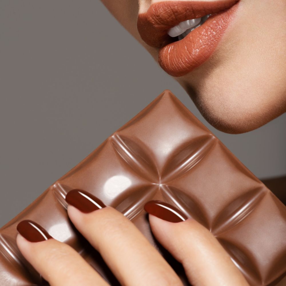 milk chocolate manicure