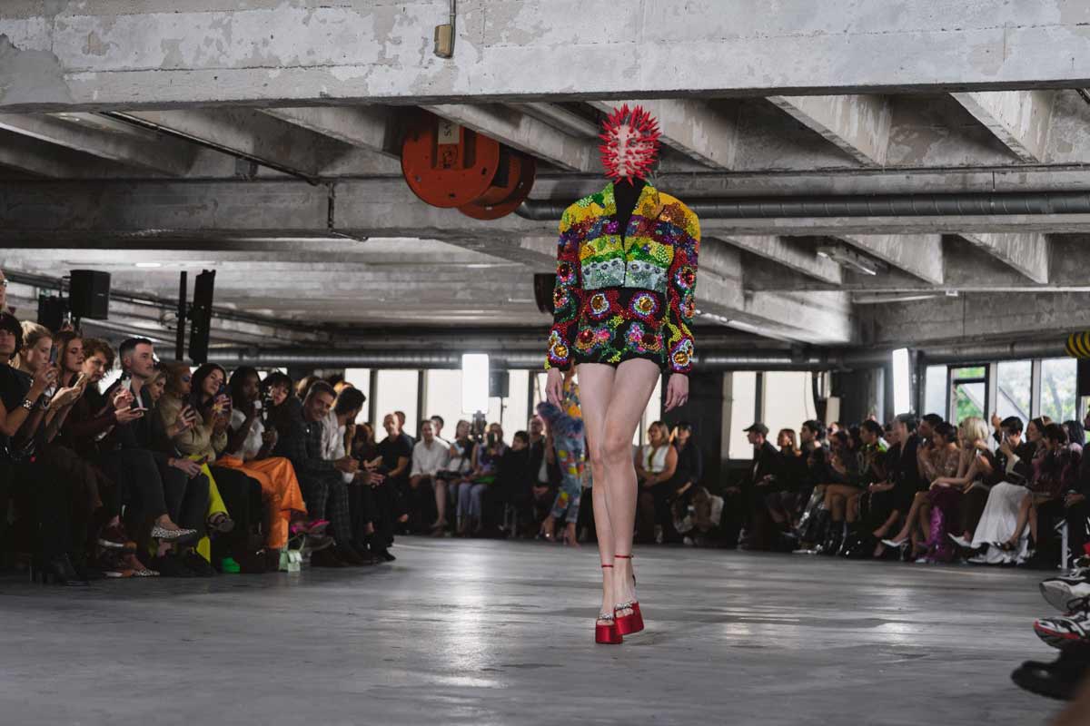 Trendy na sezon wiosna - lato 2024 łączenia faktur