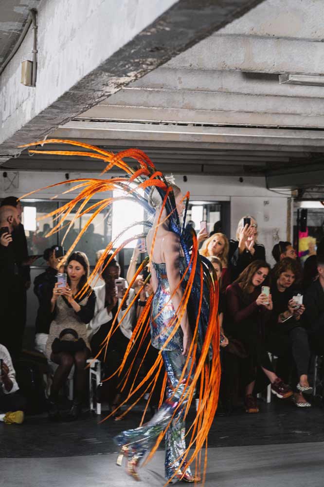 pokaz mody wiosna lato 2024 w Paryżu