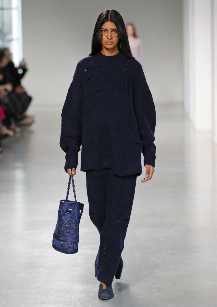 modne swetry damskie 2023 Mame Kurogouchi 