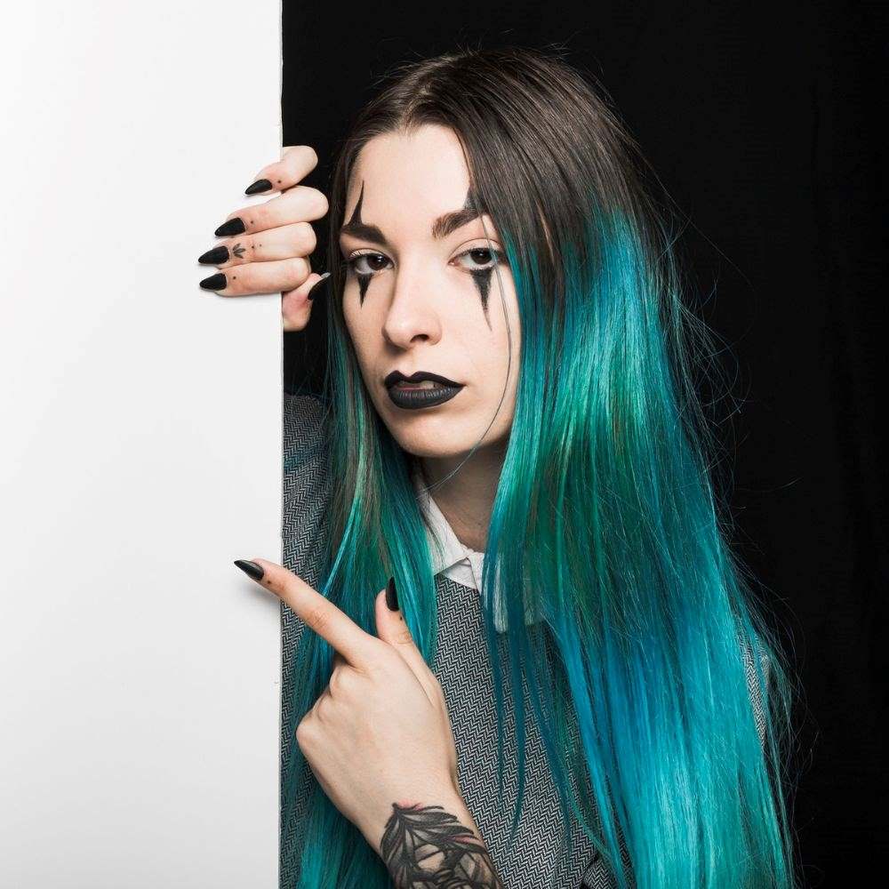 ciemny makijaż na Halloween Freepik ciemny makijaż na Halloween