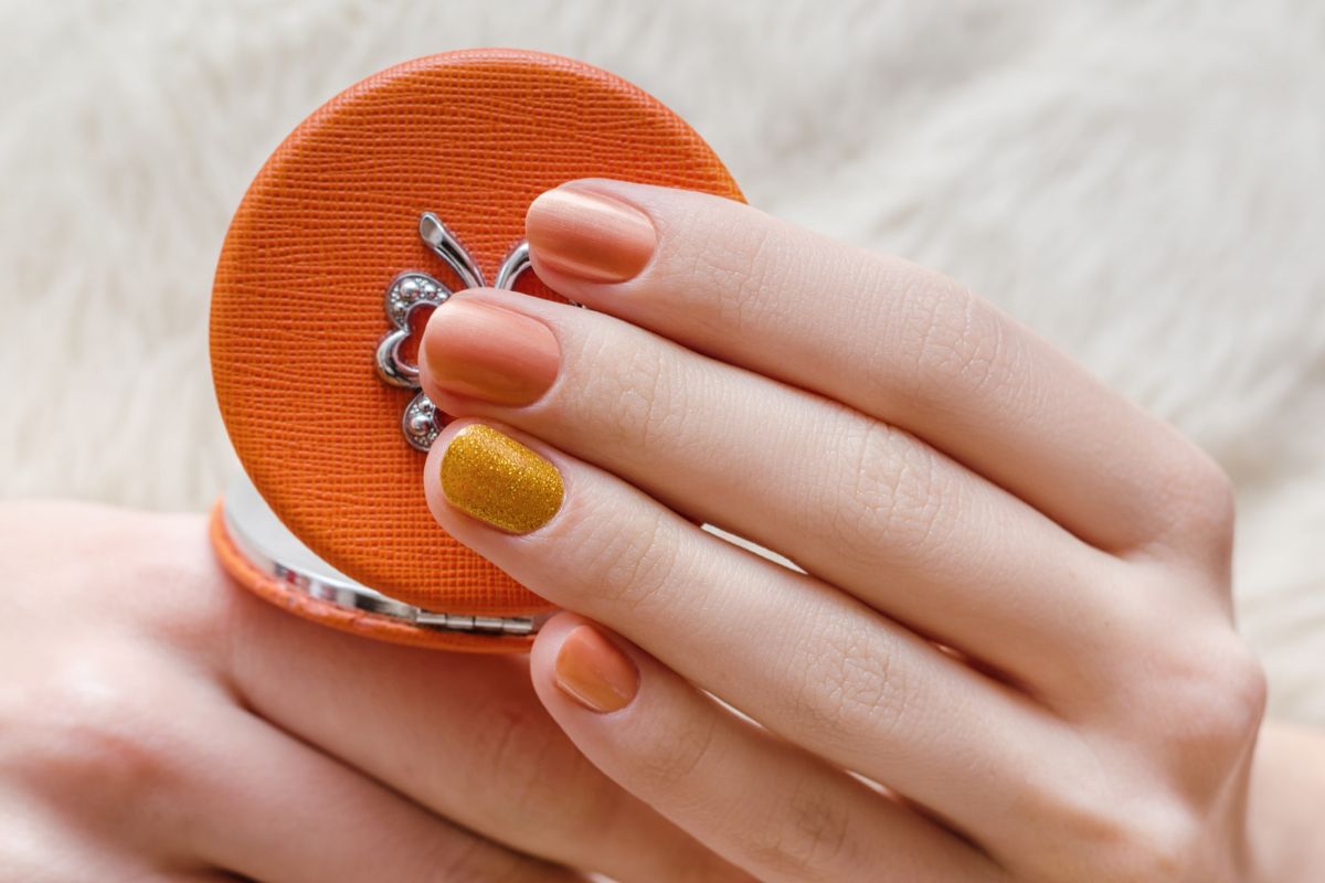 manicure na jesień 2023 Freepik manicure na jesień 2023