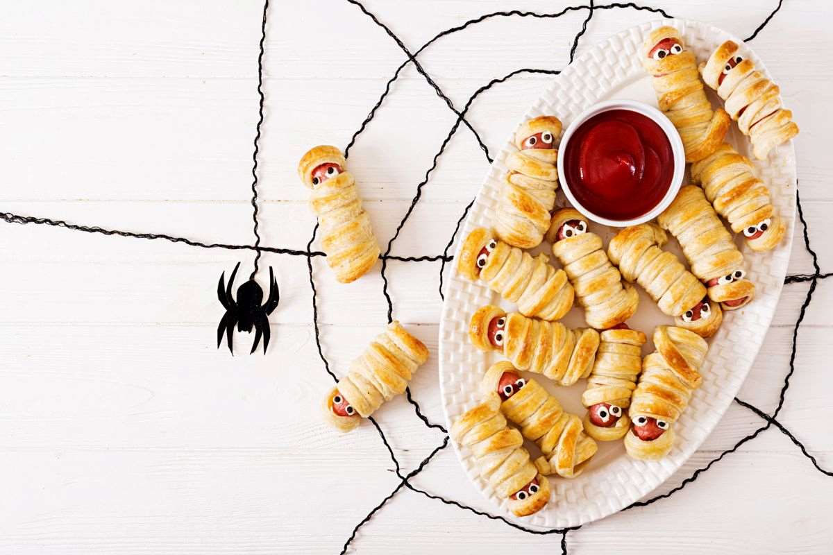 przekąski z ciasta francuskiego na Halloween