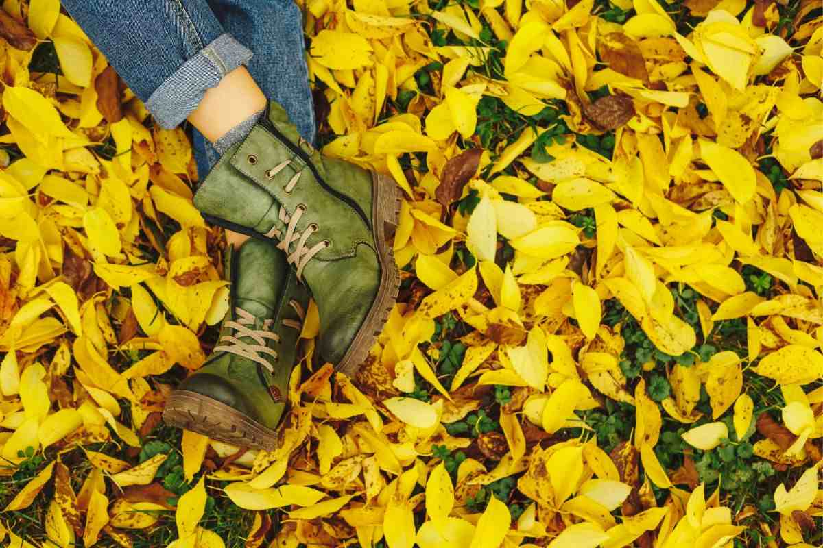 zielone modne botki na jesień
