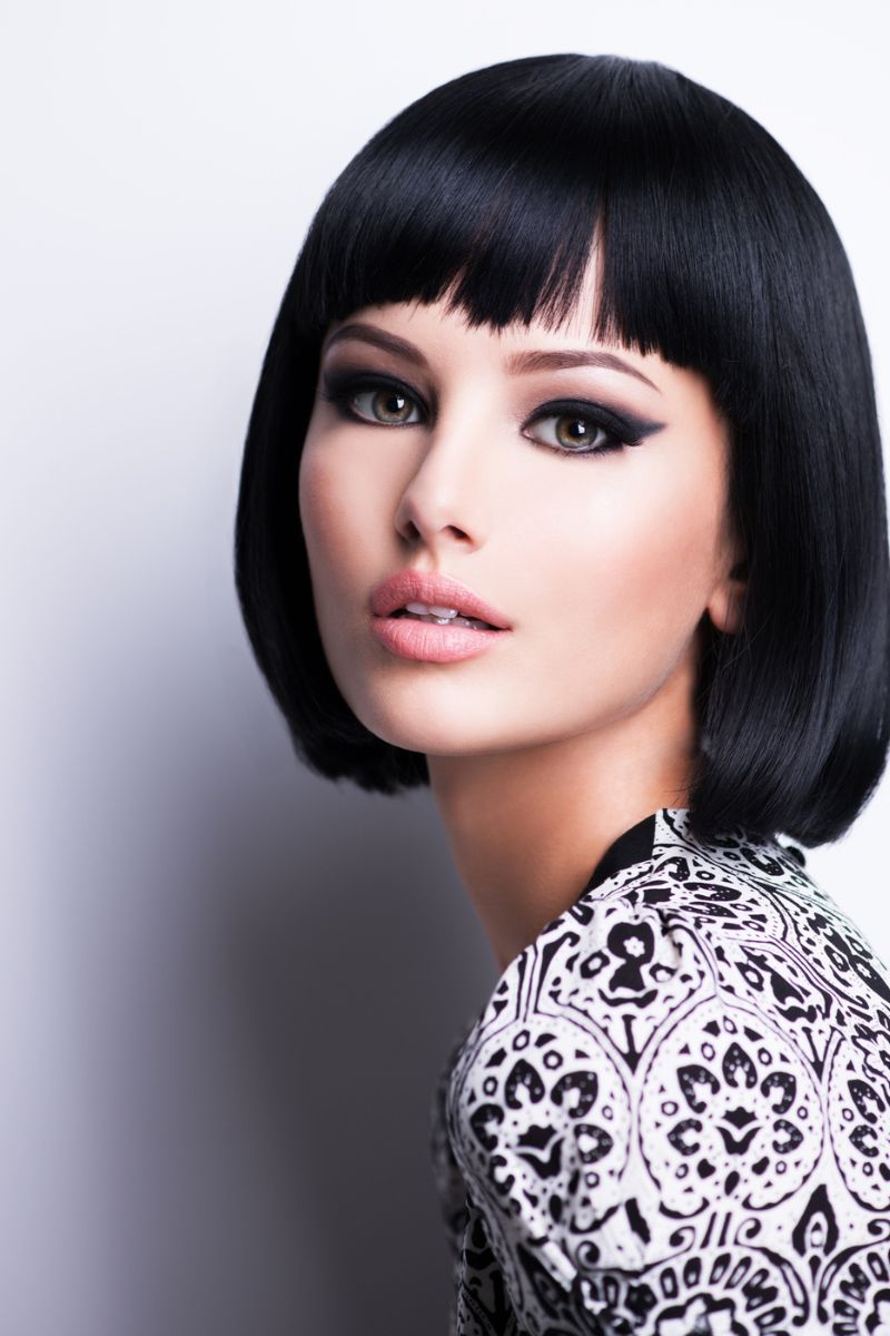 trendy w makijażu na jesień gotycki look