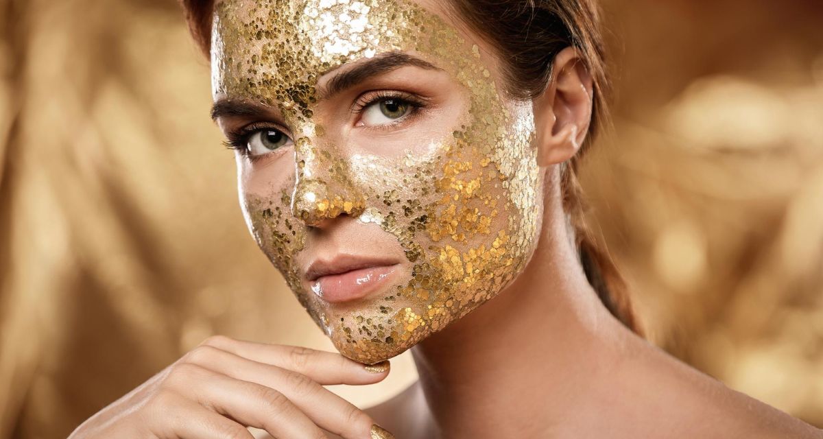 złota maseczka do twarzy Freepik złota maseczka do twarzy