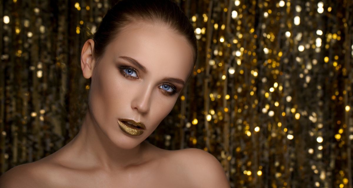 złoty makijaż na Sylwestra i karnawał