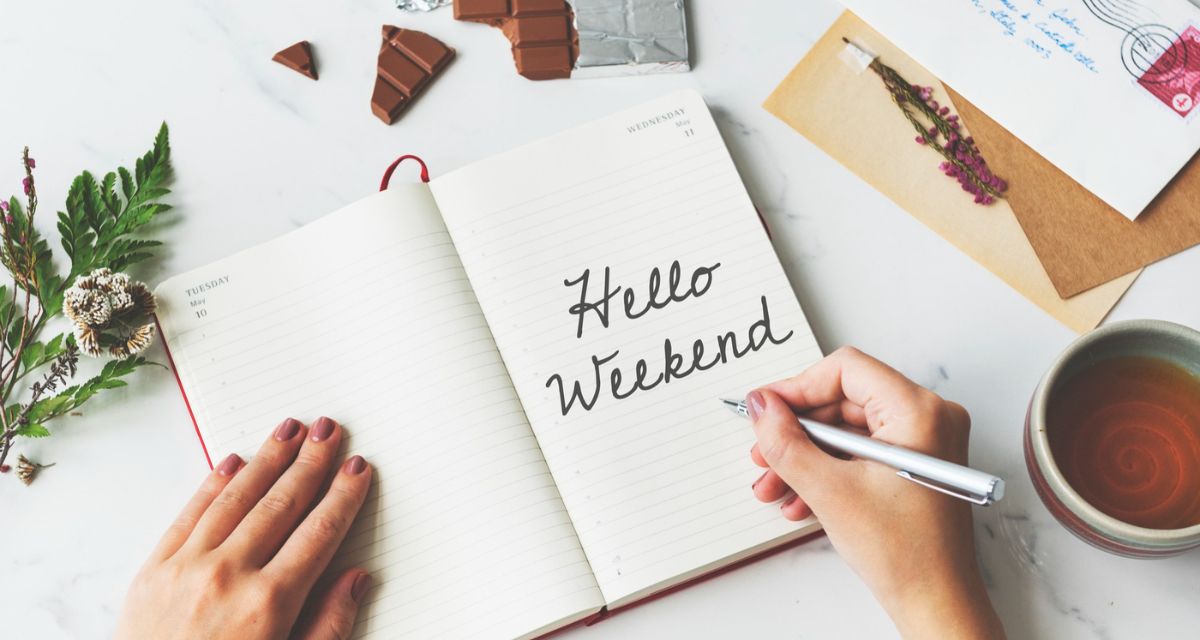 hello weekend w notesie Freepik hello weekend w notesie