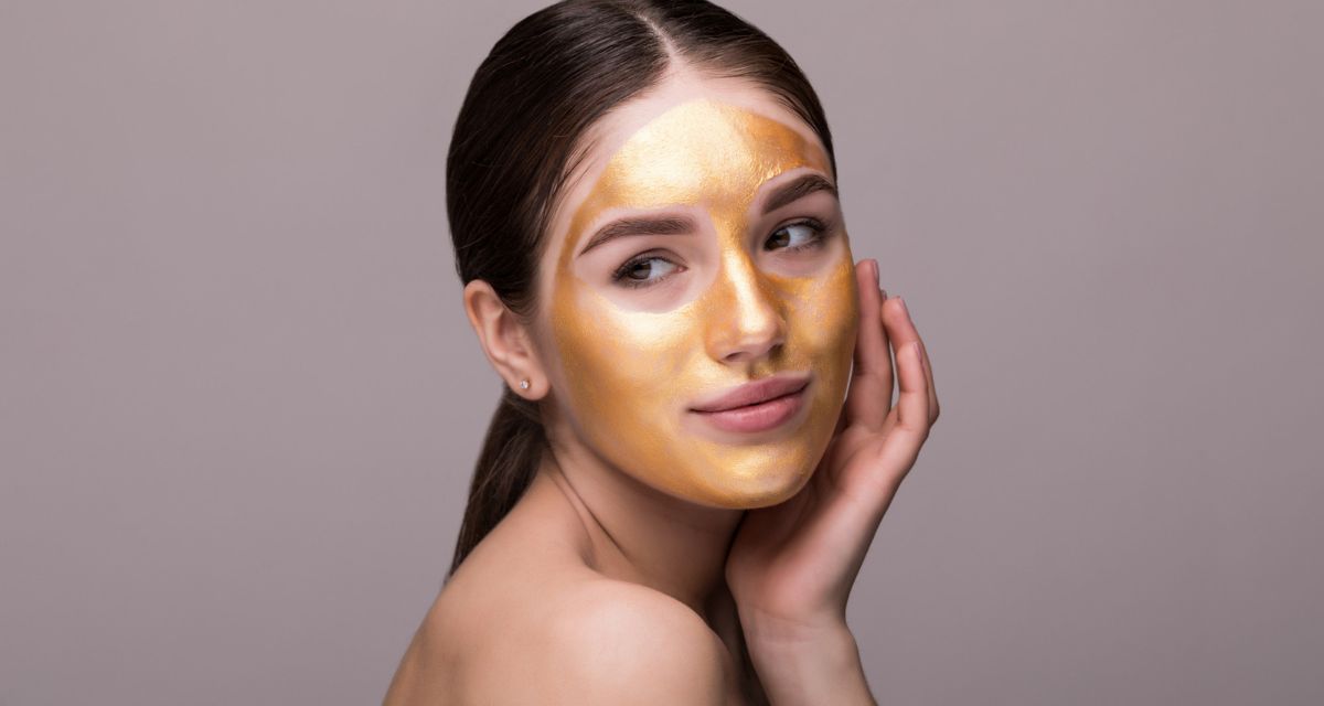 złota maseczka do twarzy Freepik złota maseczka do twarzy