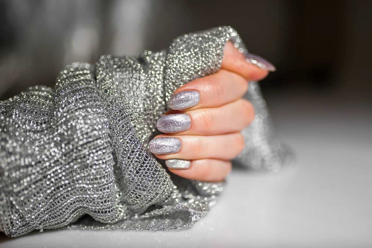 frosted nails trend