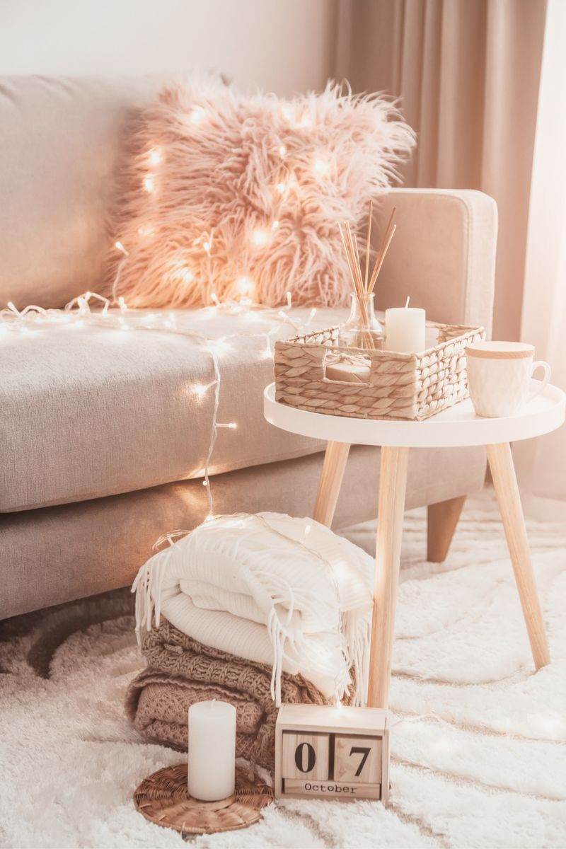 przytulne dodatki w salonie
