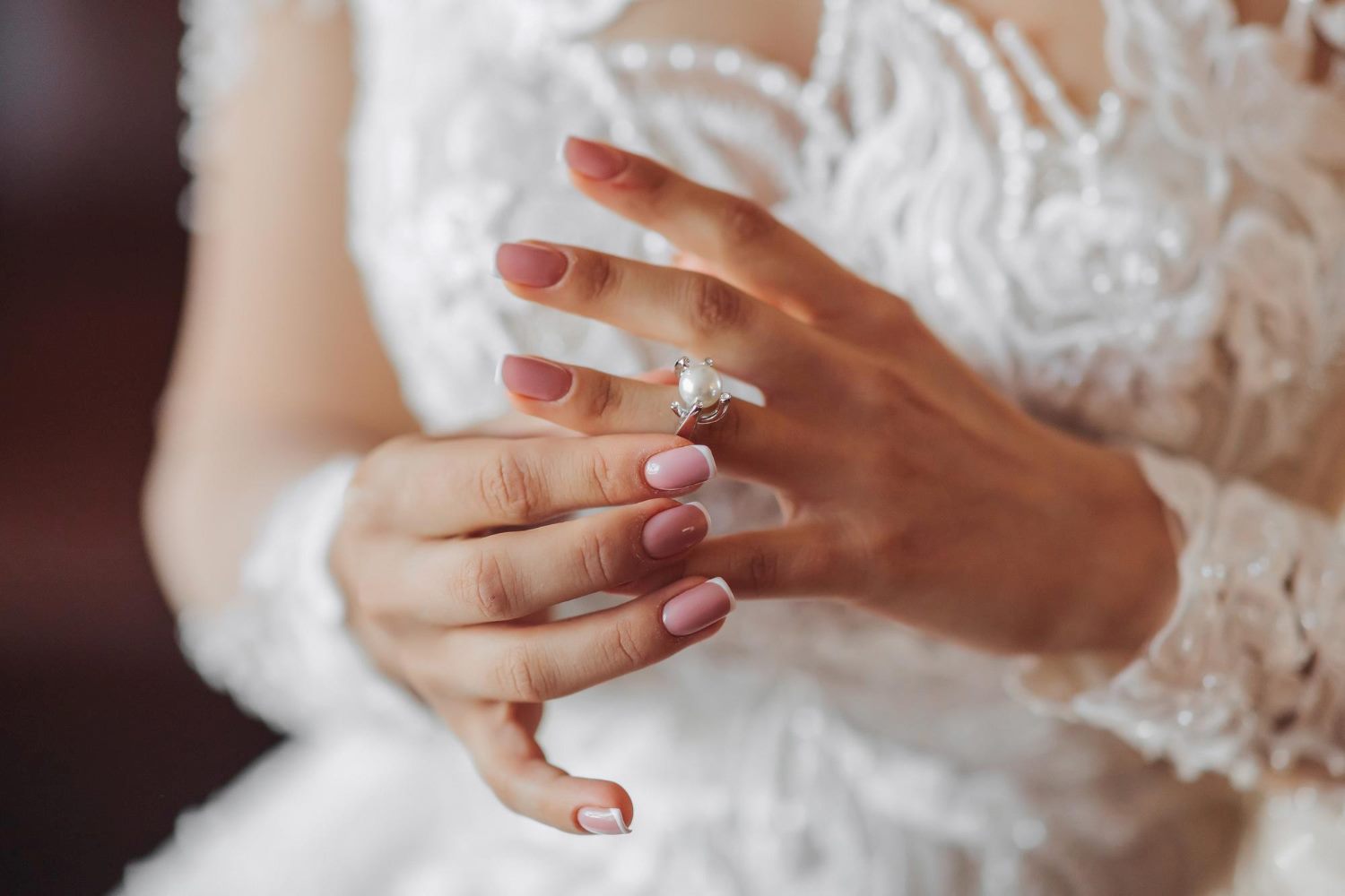french manicure na ślub