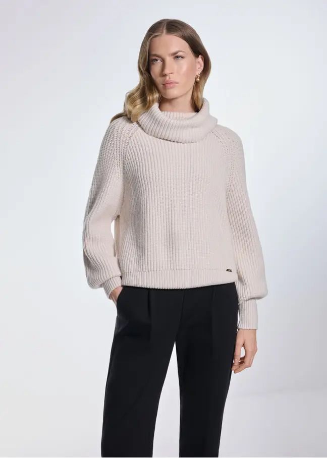 sweter damski z golfem