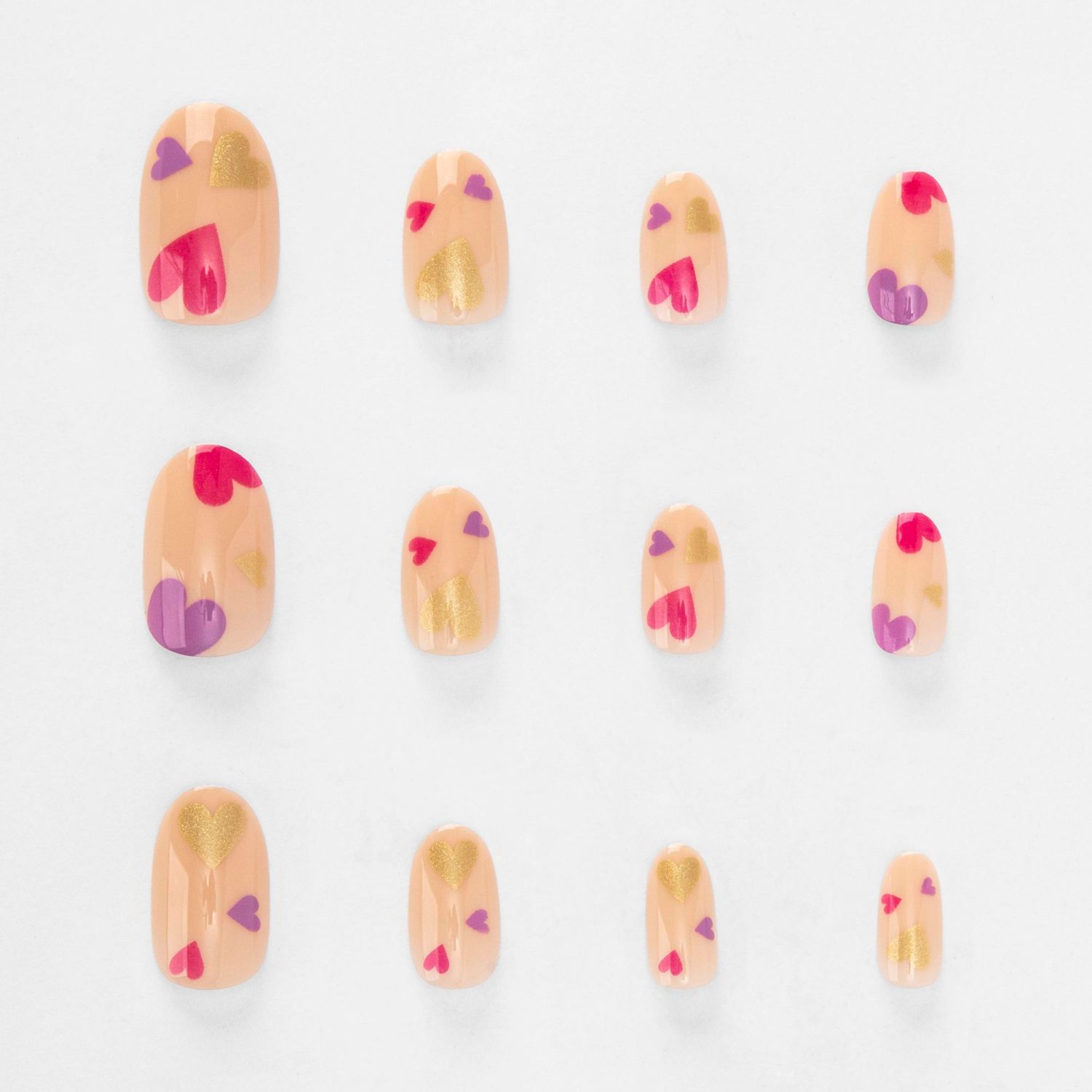 serduszka na transparentnym paznokciu