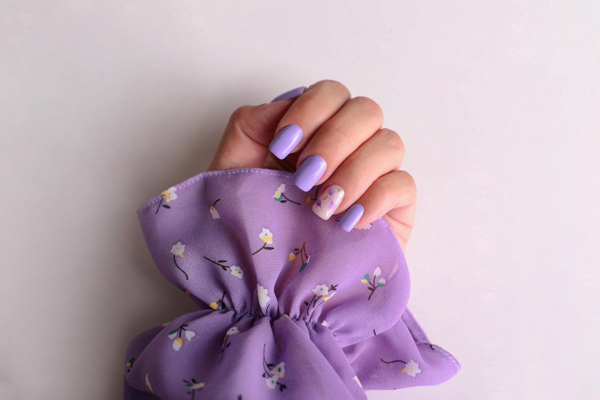 lawendowy manicure