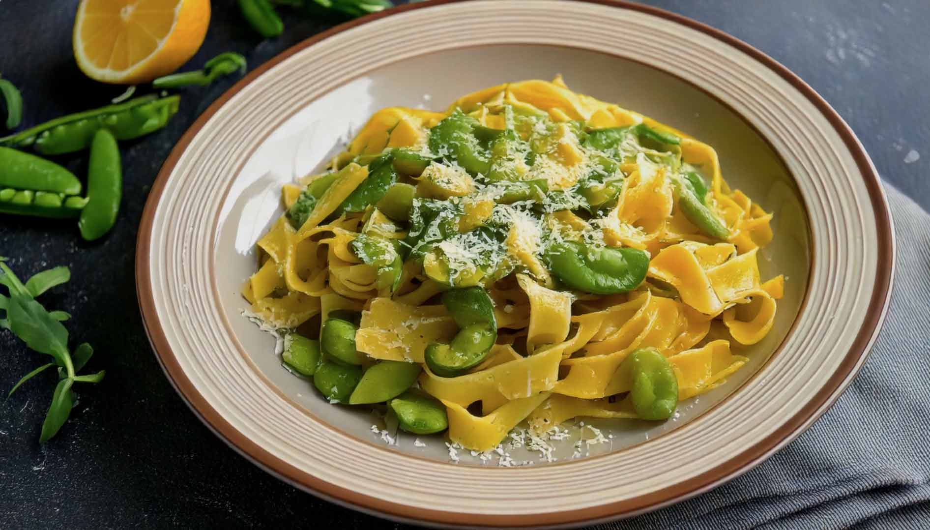 Makaron tagliatelle z bobem