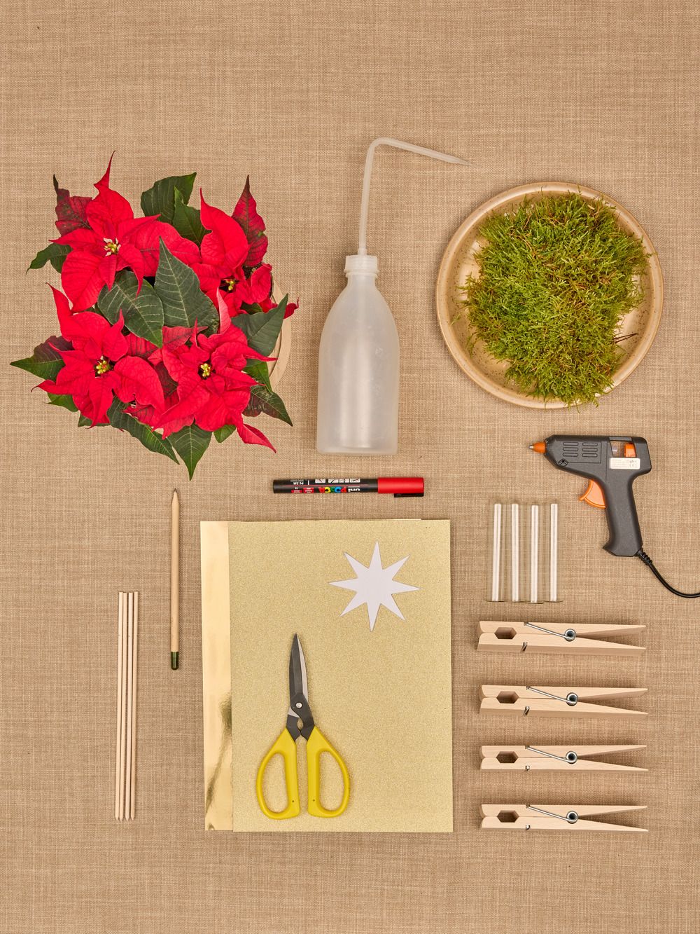 Przybory potrzebne do wykonania świątecznych karteczek na stół