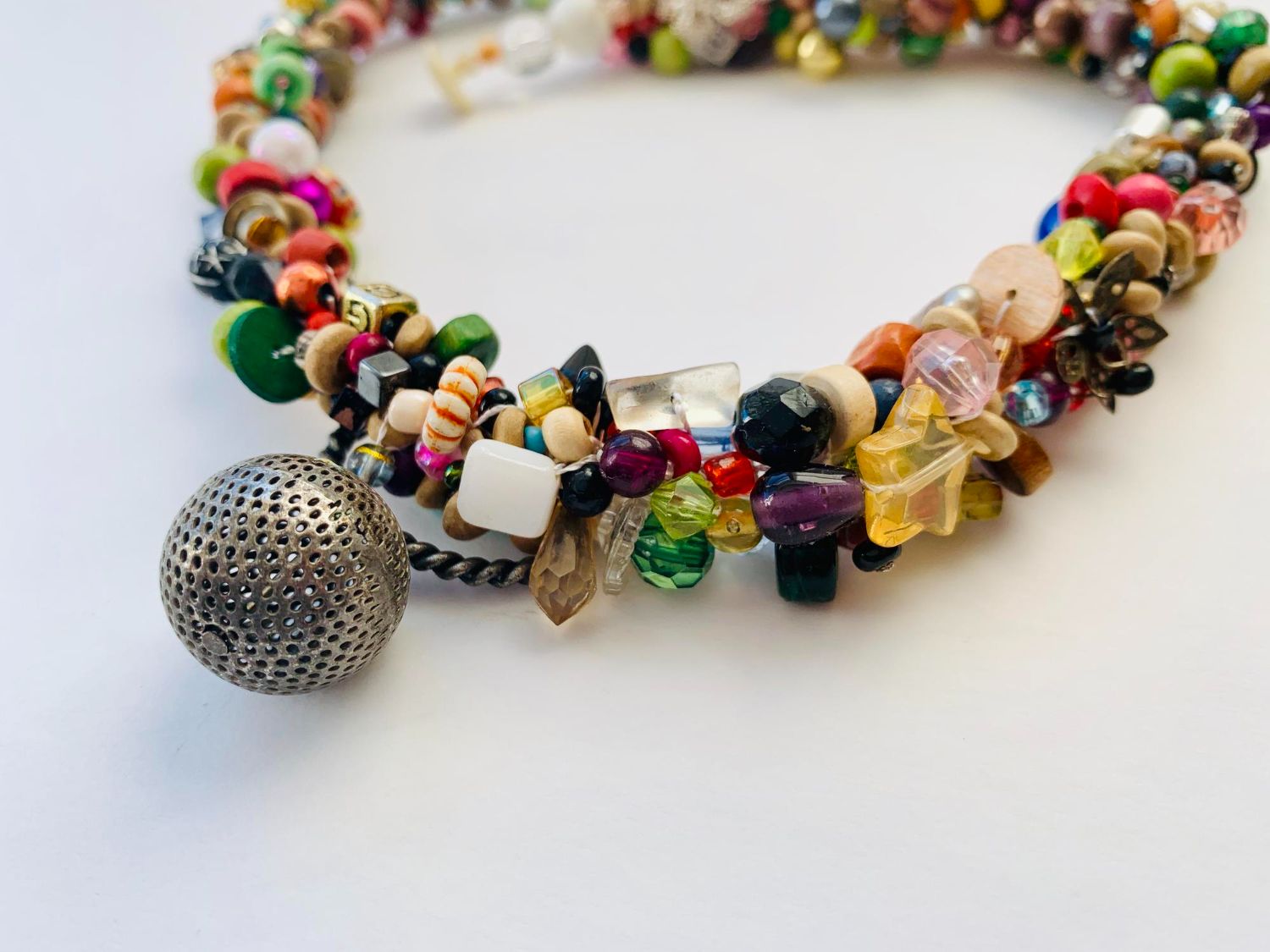 bransoletka z kolorowymi kamieniami