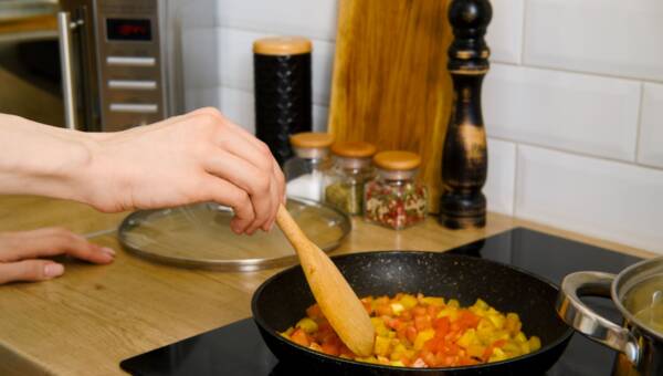 jednogarnkowe-gotowanie-na-indukcji-jakie-naczynia-wybrac