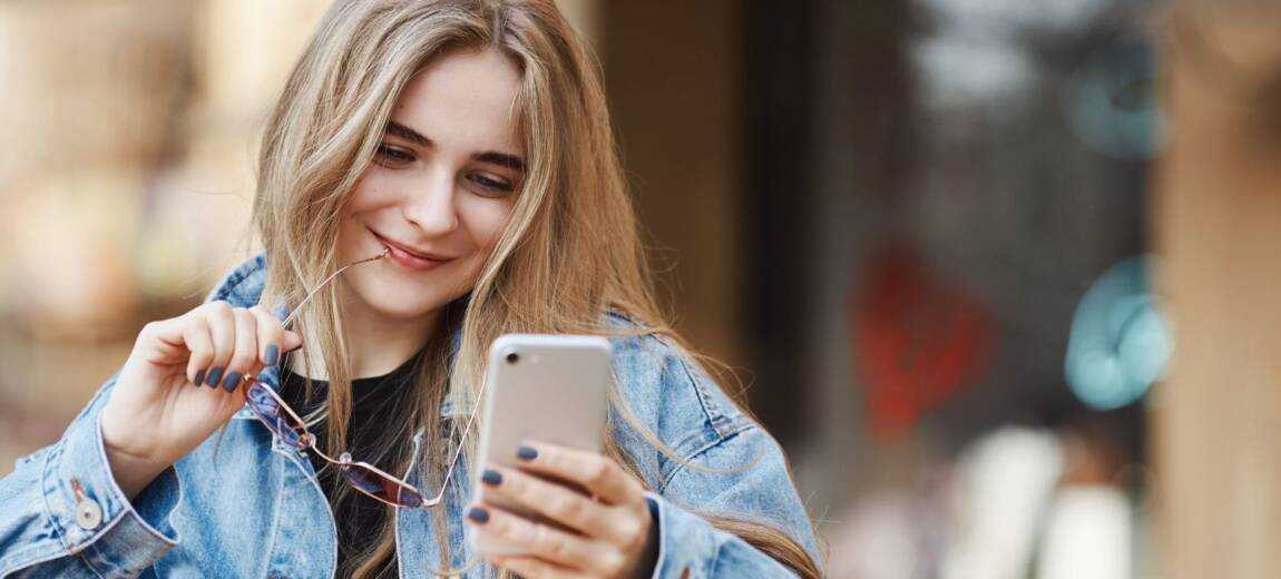 kobieta i smarfon