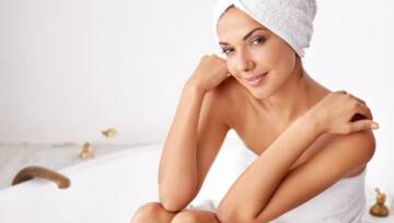 rytuał pielęgnacyjny młoda kobieta