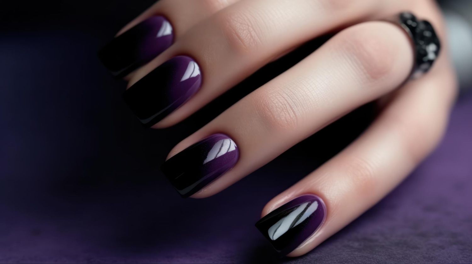 Śliwkowo-czarne paznokcie – głęboki jesienny kolor