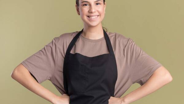 kobieta w fartuchu