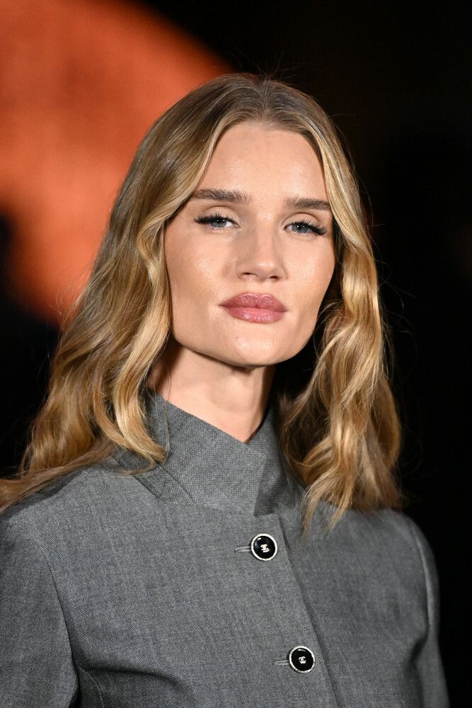 Rosie Huntington podczas pokazu Chanel Wiosna/Lato 2026 w ramach Paris Fashion Week w Paryżu