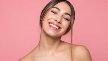 młoda atrakcyjna kobieta - portret