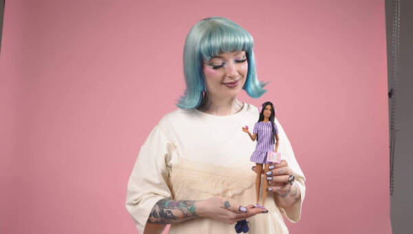 Ewa Grzelakowska-Kostoglu, Red Lipstick Monster, wspiera premierę pierwszej Barbie w spektrum autyzmu