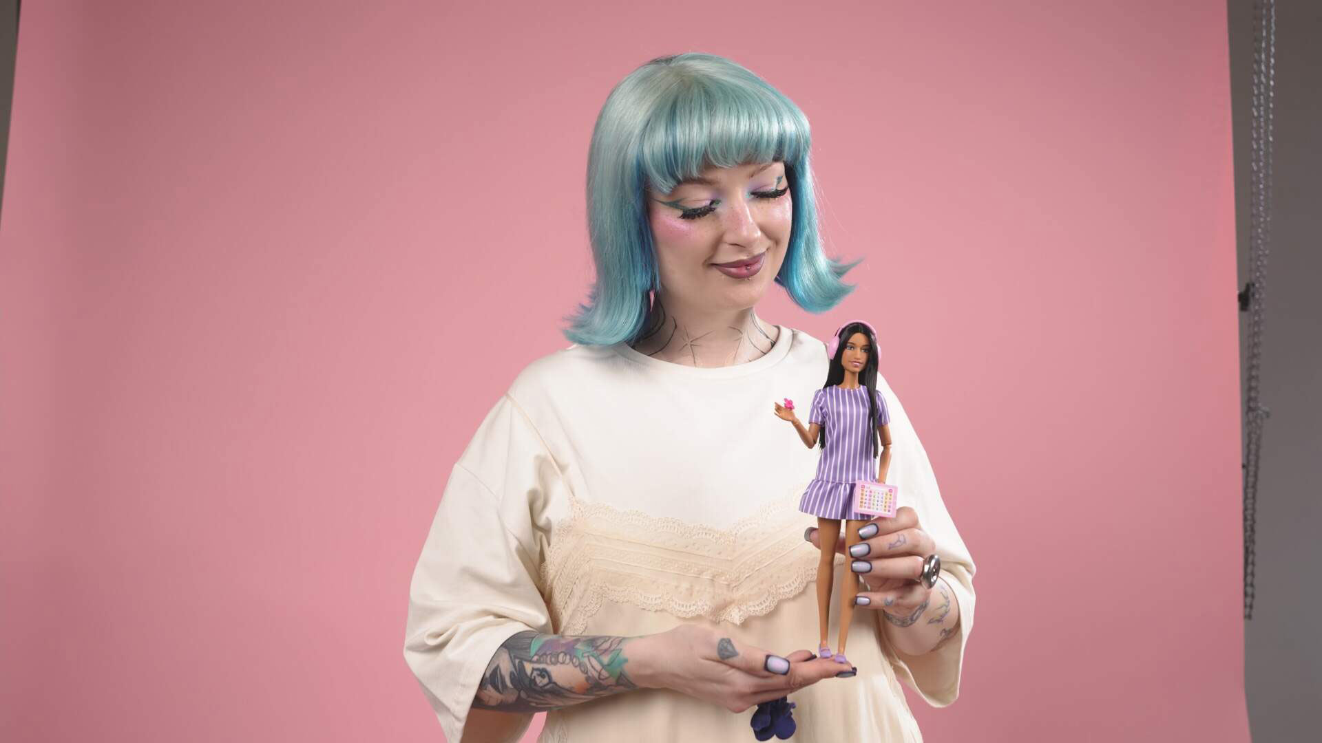 Red Lipstick Monster (Ewa Grzelakowska-Kostoglu) – polska ambasadorka premiery Barbie w spektrum autyzmu