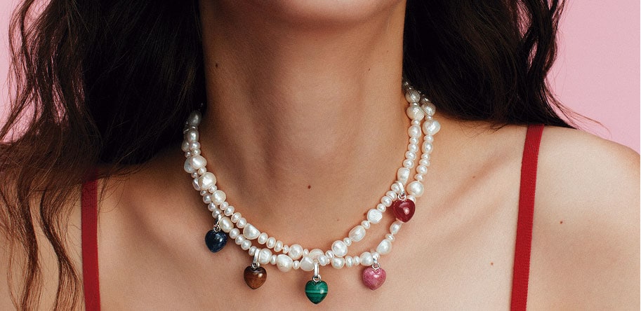 naszyjnik z zawieszkami