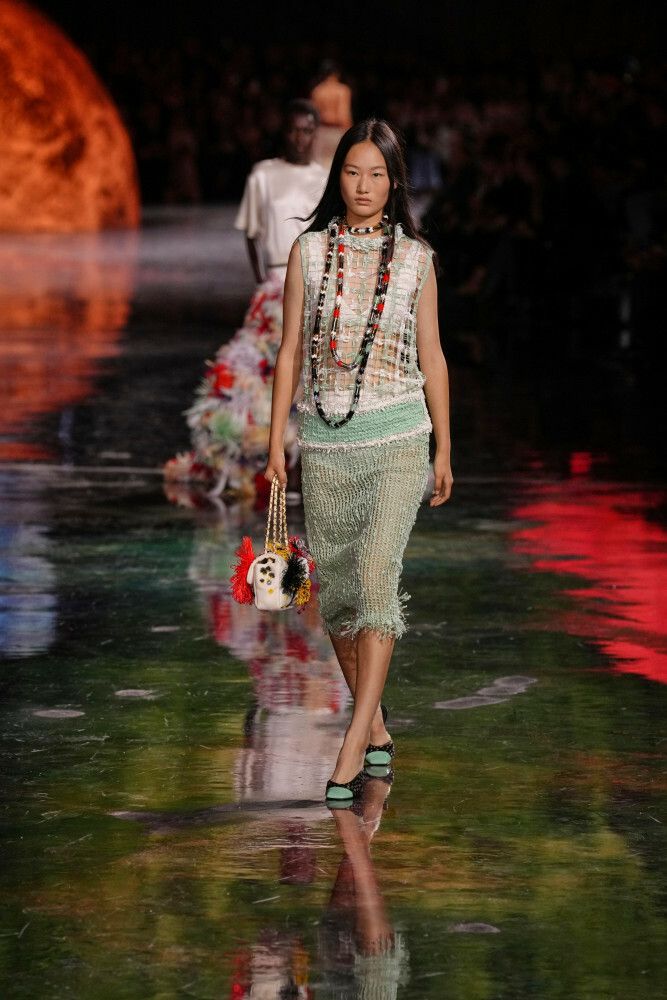 Chanel SS26: przezroczystości i warstwowanie, trend wiosna–lato 2026, Paryż, fot. East News