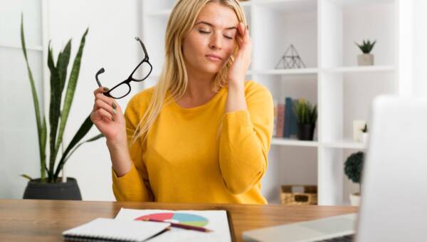 kobieta-bol-glowy-zdrowie-mozgu