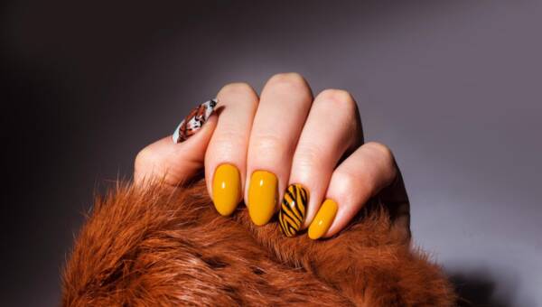 panterka na paznokciach