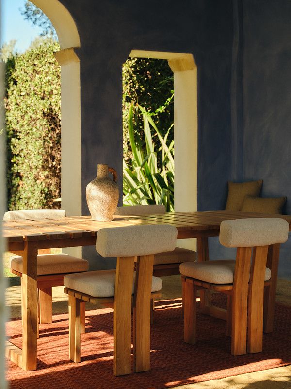 Modna jadalnia ogrodowa 2026 - stół i krzesła Westwing