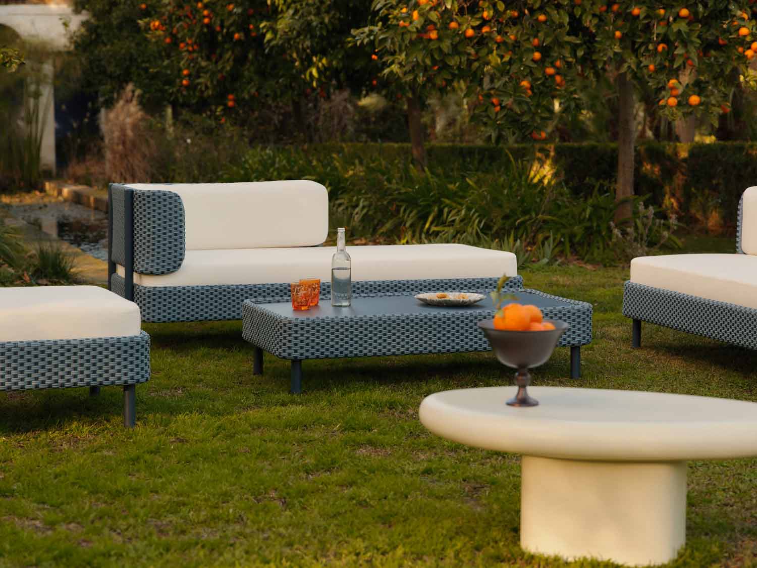 Modne nowoczesne meble na taras 2026 - luksusowy wypoczynek