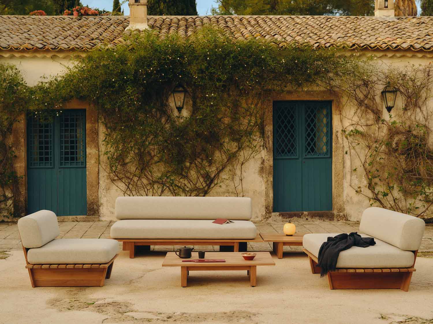 Nowoczesna aranżacja na modny taras i balkon 2026 - styl salonowy od Westwing