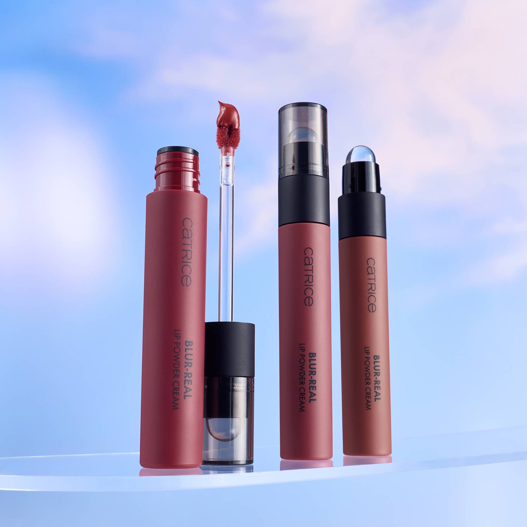 Pomadki i produkty do ust Catrice GLASS CLOUD w różnych odcieniach