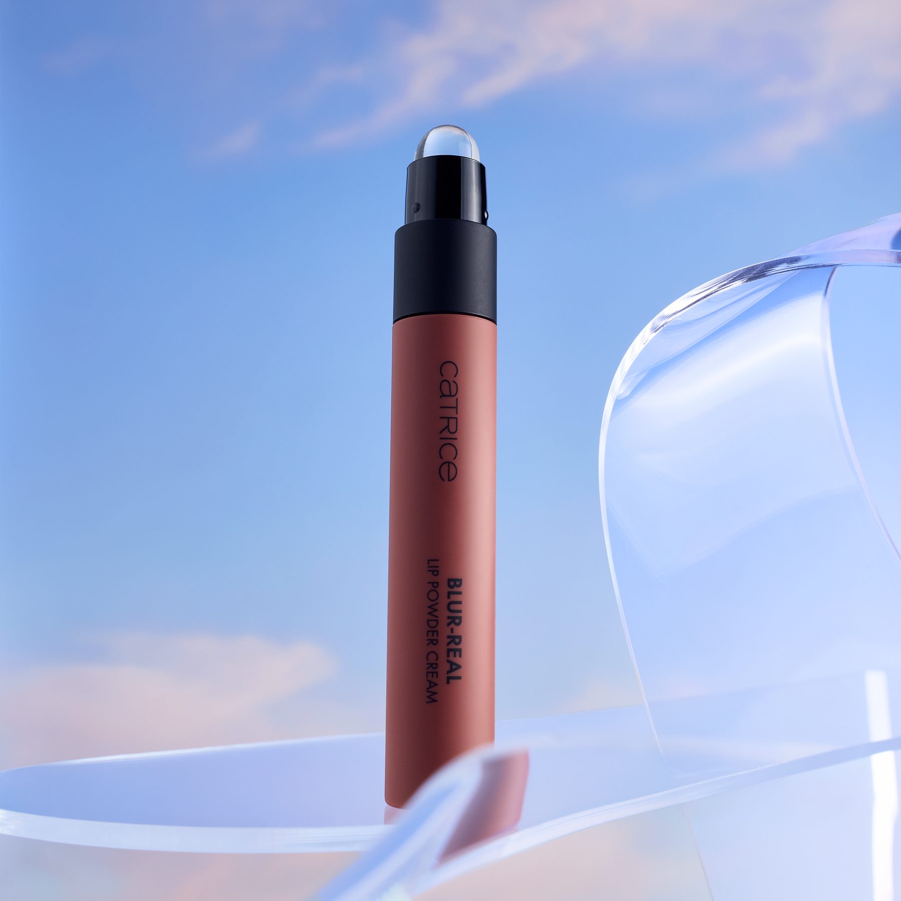 Blur-Real Lip Powder Cream Catrice GLASS CLOUD kremowa pomadka w pudrze