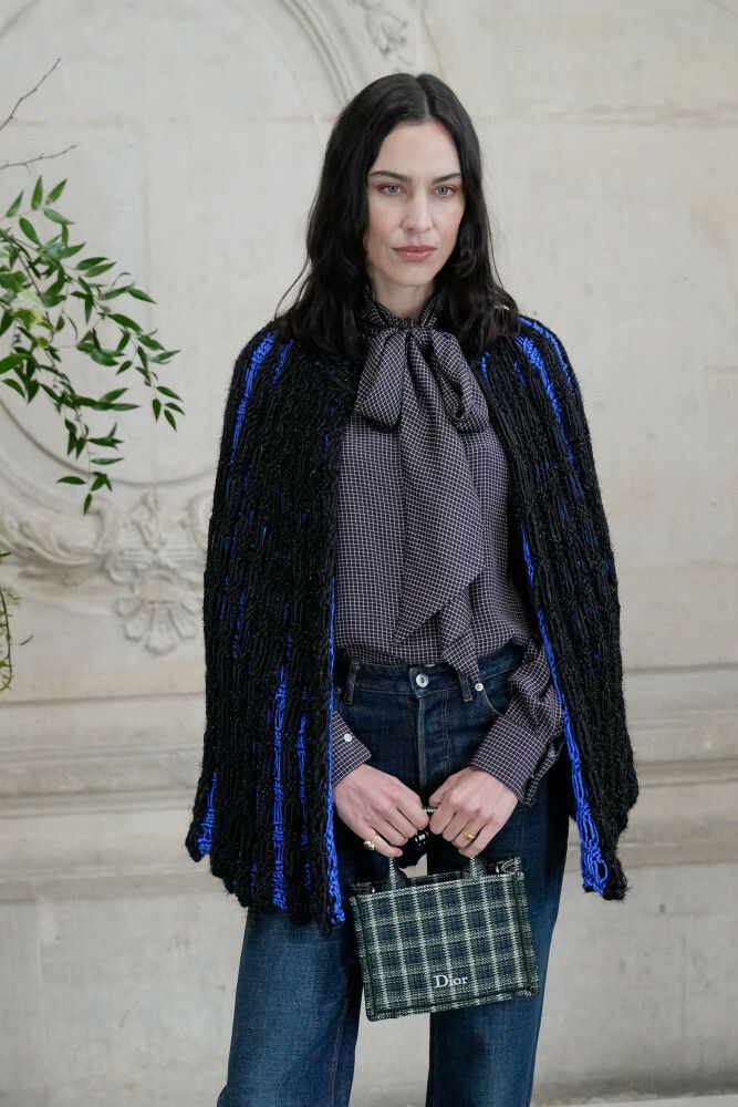 Alexa Chung pdczas pokazu mody Christian Dior Spring/Summer 2026 Haute Couture collection w Paryżu