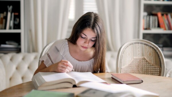 Liceum w edukacji domowej – jak wygląda nauka poza tradycyjną szkołą?