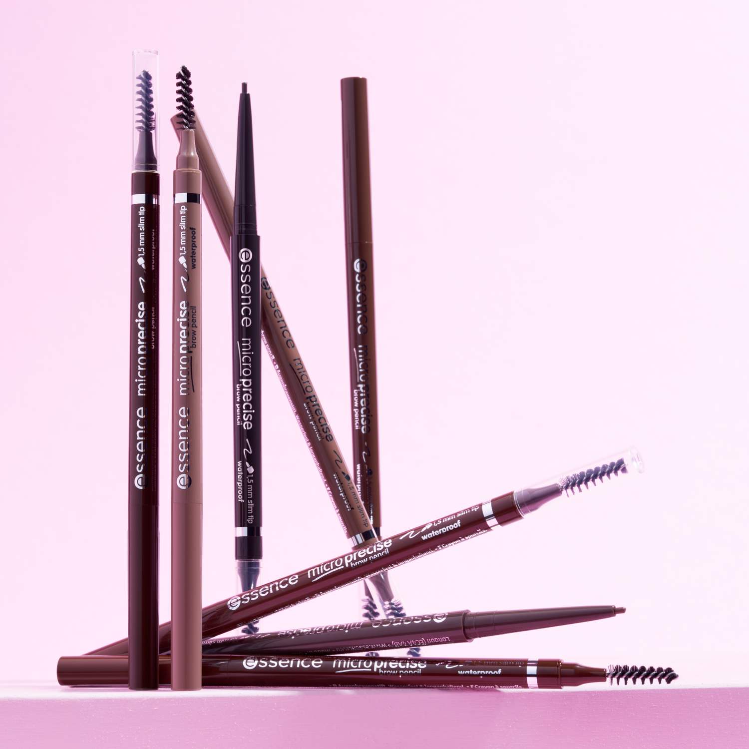 Kredki do brwi essence Micro Precise Brow Pencil w brązowych odcieniach
